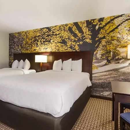 Hotel Clarion Pointe Abingdon Esterno foto