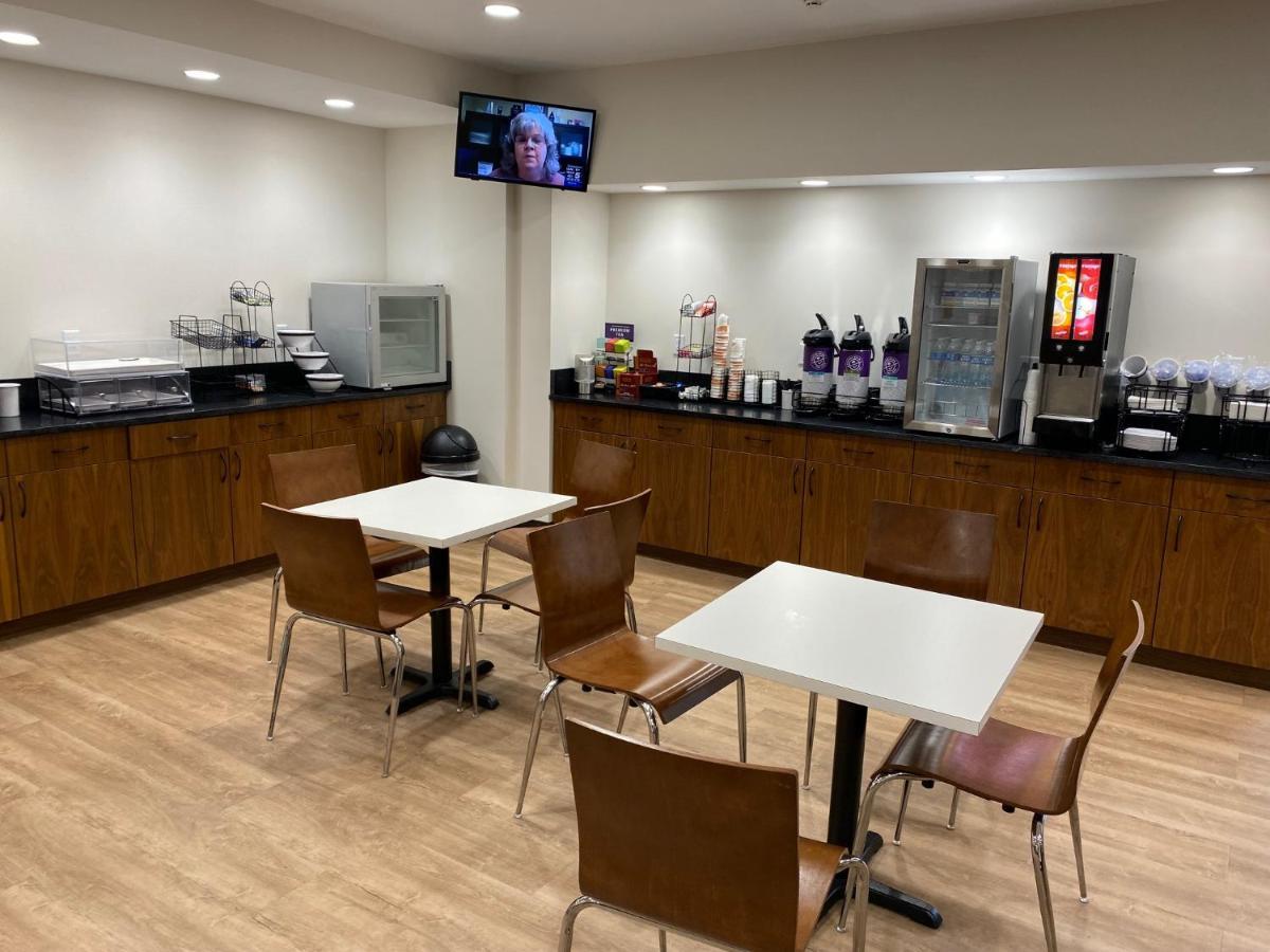 Hotel Clarion Pointe Abingdon Esterno foto
