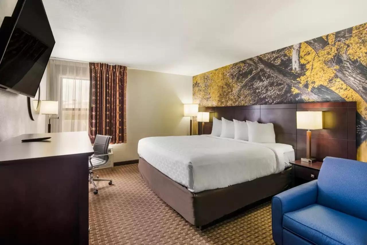 Hotel Clarion Pointe Abingdon Esterno foto