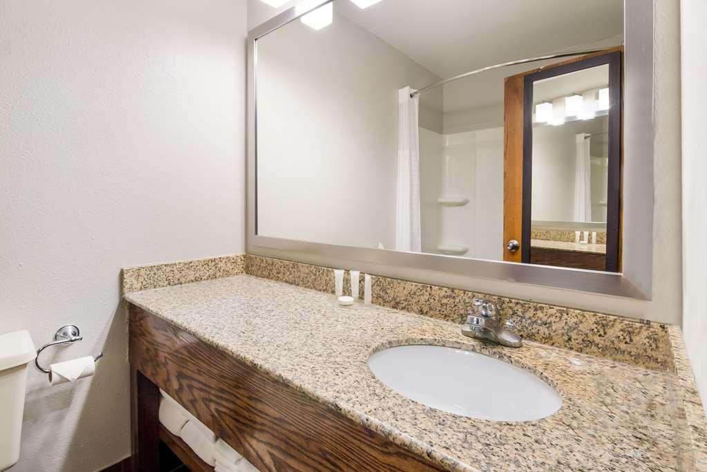 Hotel Clarion Pointe Abingdon Esterno foto