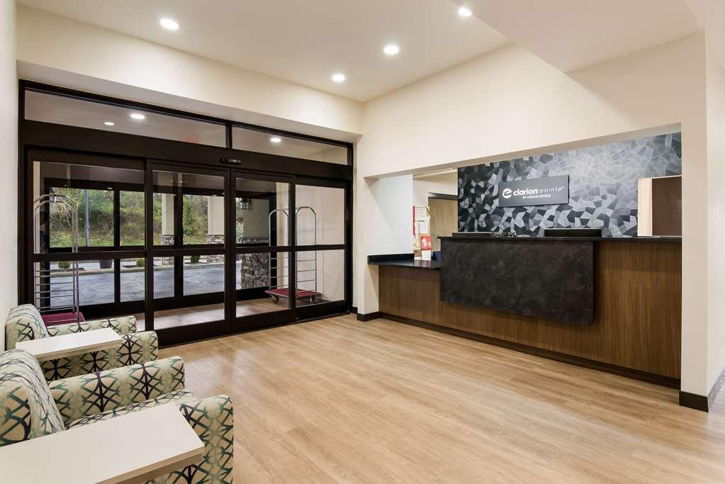 Hotel Clarion Pointe Abingdon Interno foto