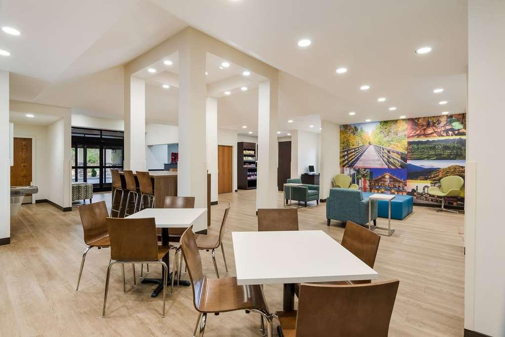 Hotel Clarion Pointe Abingdon Esterno foto